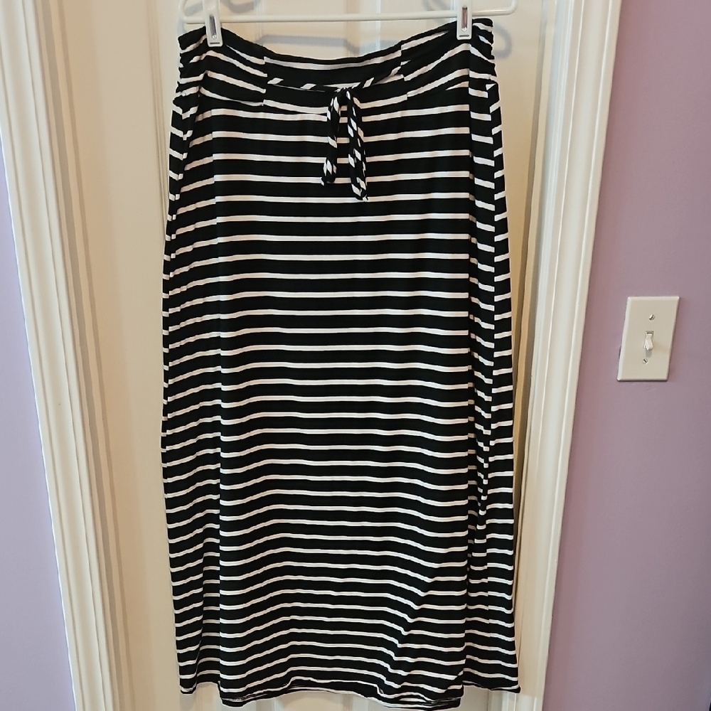 Black and White Midi A-Line Skirt with Tie Front